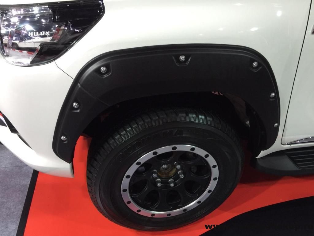 Расширители колесных арок - Toyota Hilux 2015-2024 - Расширители колесных арок