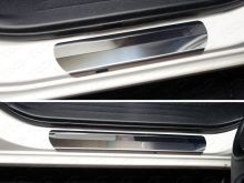 Накладки на пороги (лист зеркальный) - Toyota Hilux 2015-2024 - Молдинги