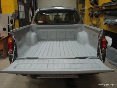 Обработка грузового отсека антигравием - Volkswagen Amarok - Обработка грузового отсека - 