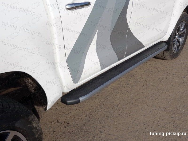 Пороги алюминиевые с пластиковой накладкой (карбон серый) 1920 мм. - Toyota Hilux 2015-2023 - Пороги